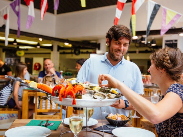 Couple Fruits De Mer @conteurs