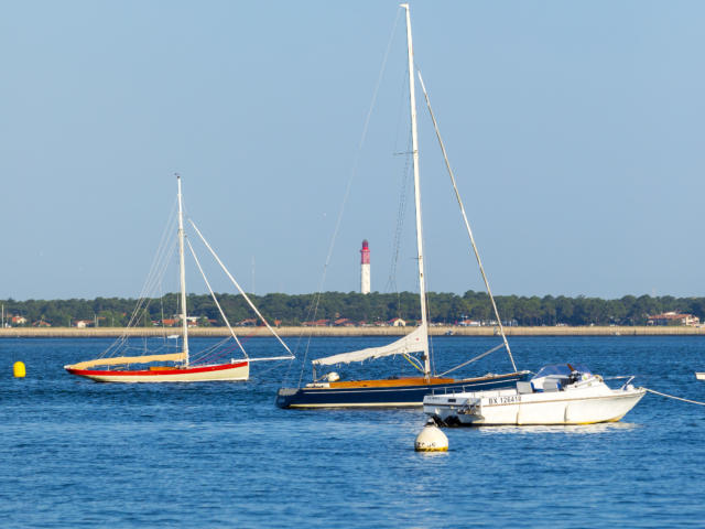 Vue sur le phare depuis laPlage Pereire