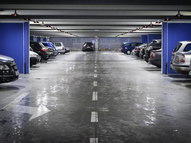 parking-427955-1920.jpg